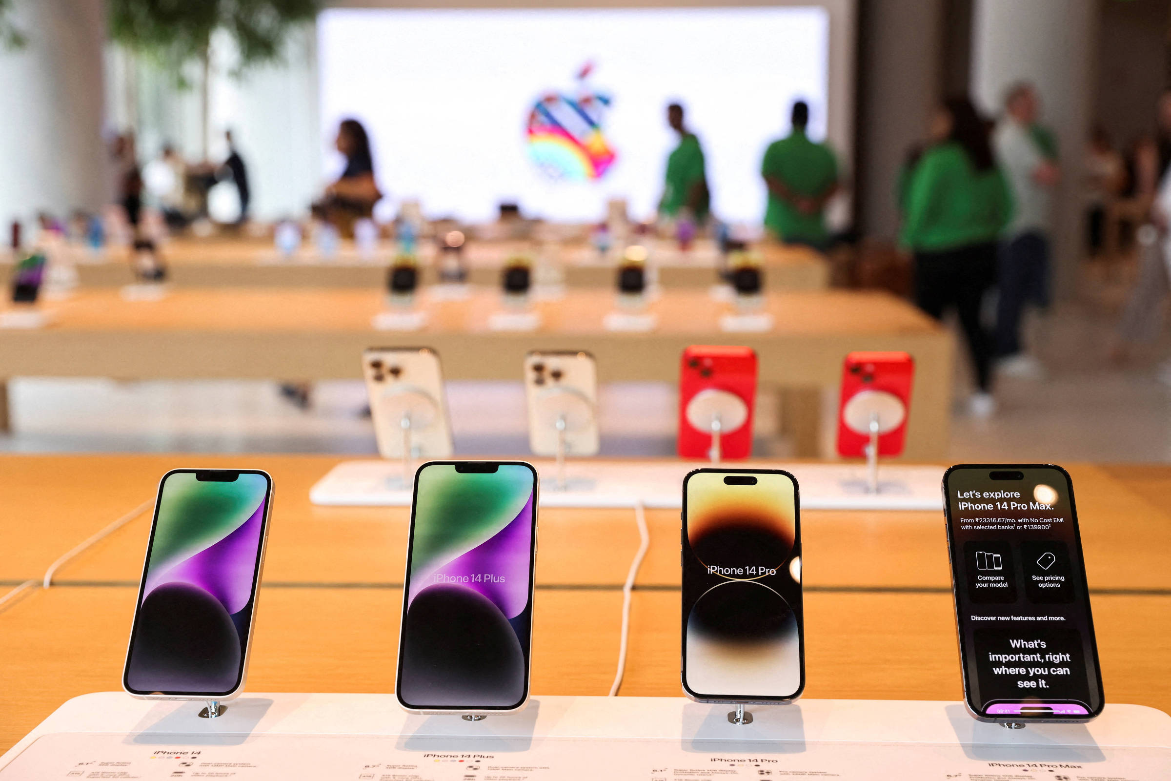Lucro recorde da Apple em 2025 é impulsionado por vendas de iPhones