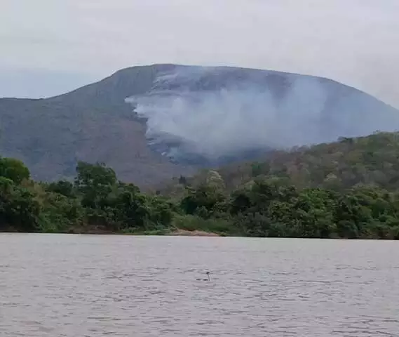 Pantanal em Chamas: Incêndio na Serra do Amolar Dispara e Atinge 19 Mil Hectares em Corumbá