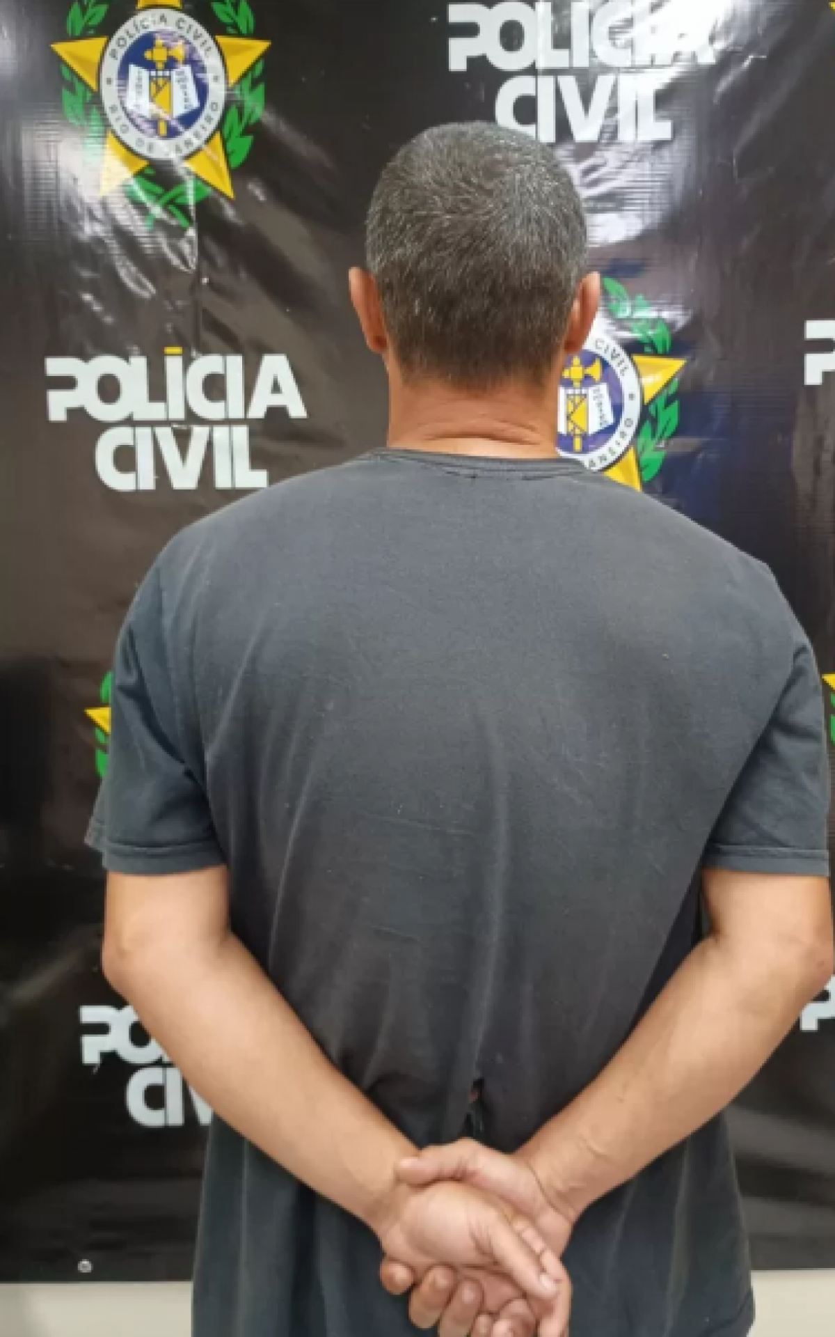Flagrante em Cabo Frio: Homem é preso por furto de celular em supermercado após vítima esquecer aparelho no caixa