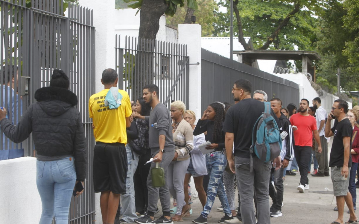 IML: Famílias Buscam Respostas e Justiça Após Megaoperação no Rio; Deputados Pedem Perícia Independente
