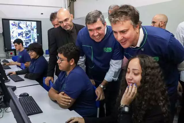 Ministro da Educação Camilo Santana Debate Demandas de Professores e Valorização da Carreira em Visita a MS