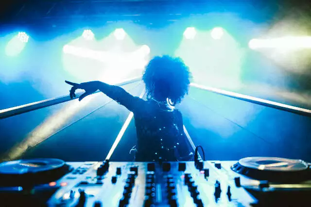 Mostra de Dança Cerrado Abierto Incendeia Plataforma Cultural com Performances e DJs Gratuitos