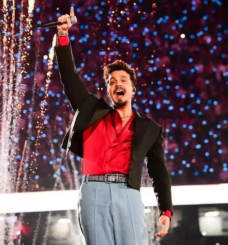 Luan Santana revive ‘Meteoro’ e emoção dos primeiros anos em gravação histórica de DVD