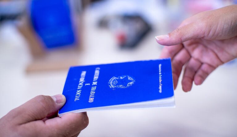 Oportunidades de trabalho e estágio na Região dos Lagos