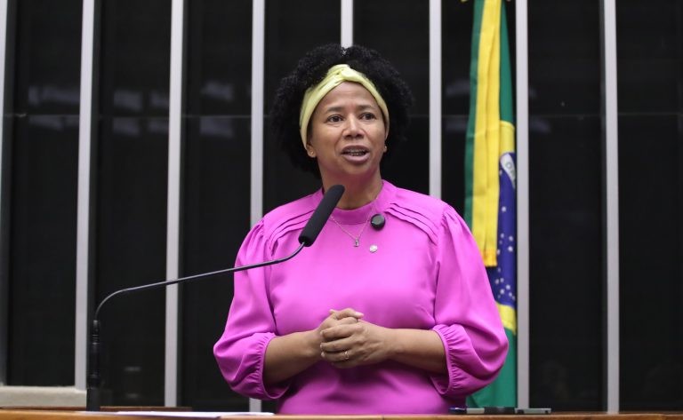 Câmara Aprova Projeto que Garante Testes Genéticos para Prevenção do Câncer: Um Avanço na Saúde Pública