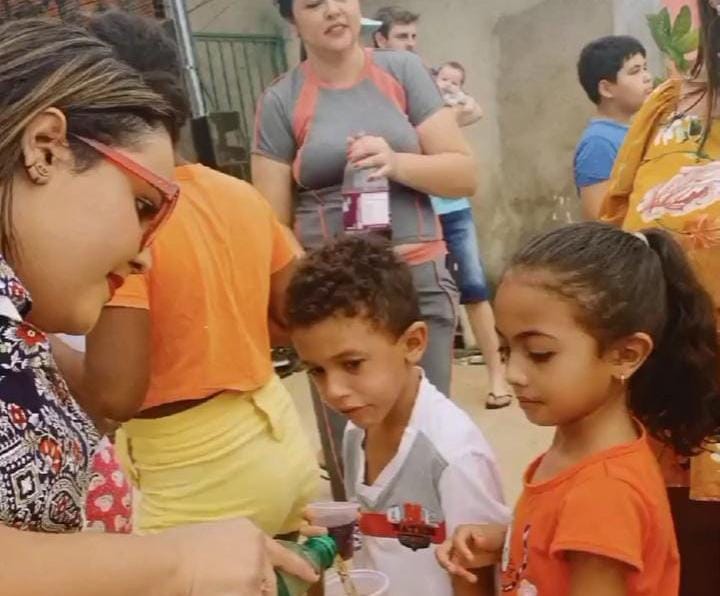 Festa Solidária Ilumina o Dia das Crianças em Paraíso, Celebrando 19 Anos de Dedicação da Professora Jordana Logrado