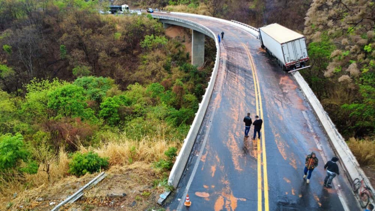 Trânsito liberado na BR-365, em Montes Claros