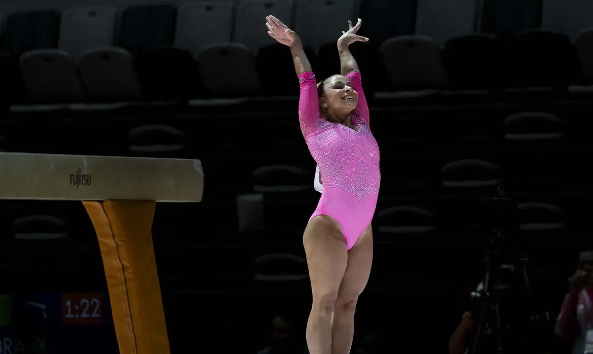 Mundial de Ginástica: Brasil Sai de Jacarta Sem Medalhas, Apesar do Brilho de Flávia Saraiva