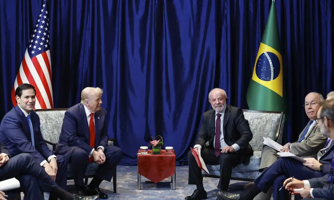 Lula Propõe Mediação Entre EUA e Venezuela Durante Encontro com Trump em Cúpula da ASEAN