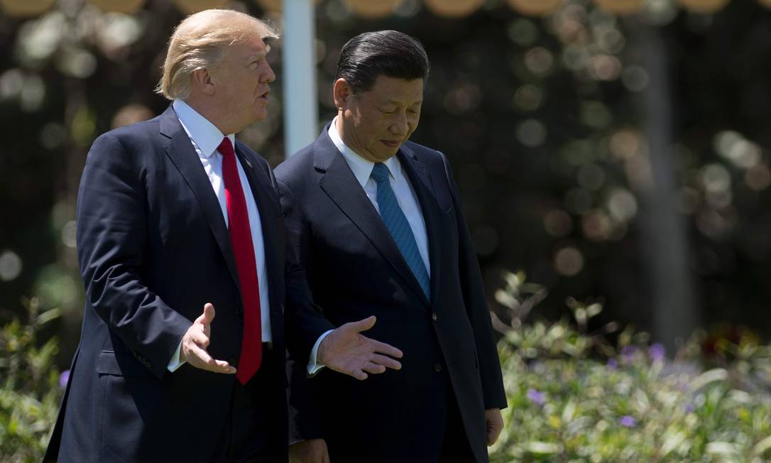 Trump Cede e Reduz Tarifas sobre Produtos Chineses Após Encontro com Xi Jinping
