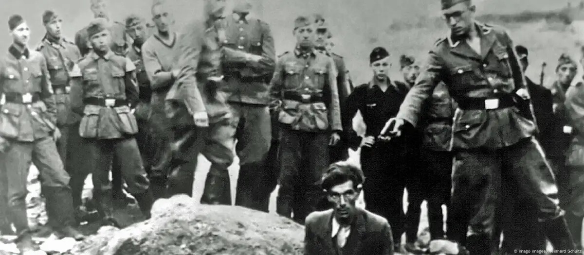 Nazista identificado após mais de 80 anos em foto icônica