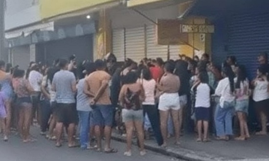 Corrida por Brinquedos em Promoção Degenera em Tumulto no Centro de Aracaju