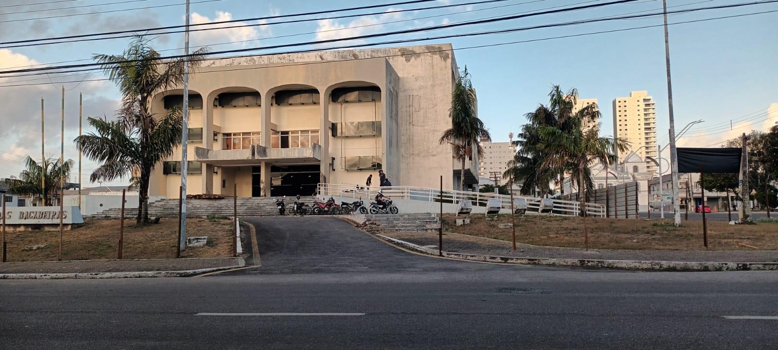 Amapá Impulsiona Desenvolvimento com Reconstrução do Teatro das Bacabeiras e Novos Investimentos