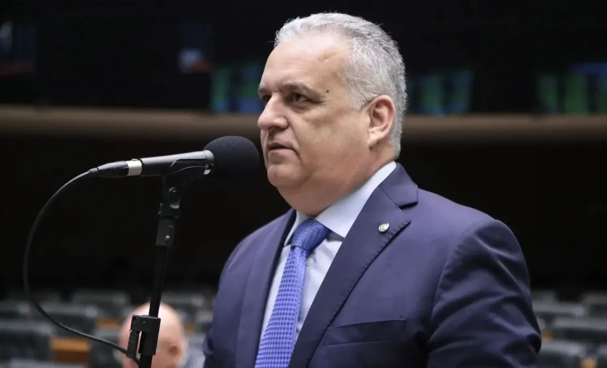 Moraes Autoriza Visita de Relator da CPI do INSS e Outras Figuras a Bolsonaro na Prisão Domiciliar