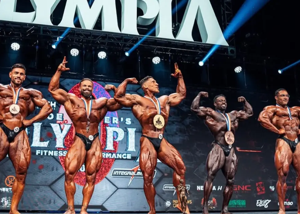 Ramon Dino Faz História e Leva o Ouro no Mr. Olympia 2025: Veja o Valor do Prêmio Inédito