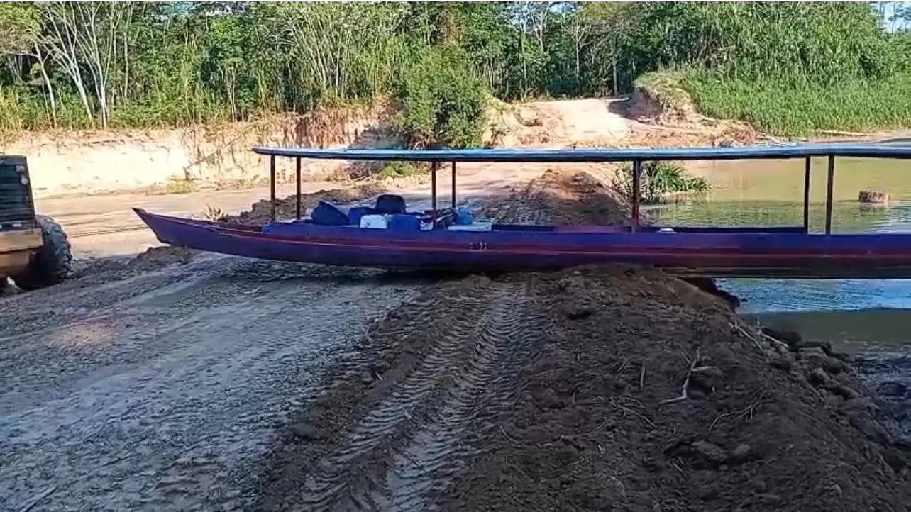 MP investiga bloqueio do Rio Iaco supostamente causado por madeireira no Acre