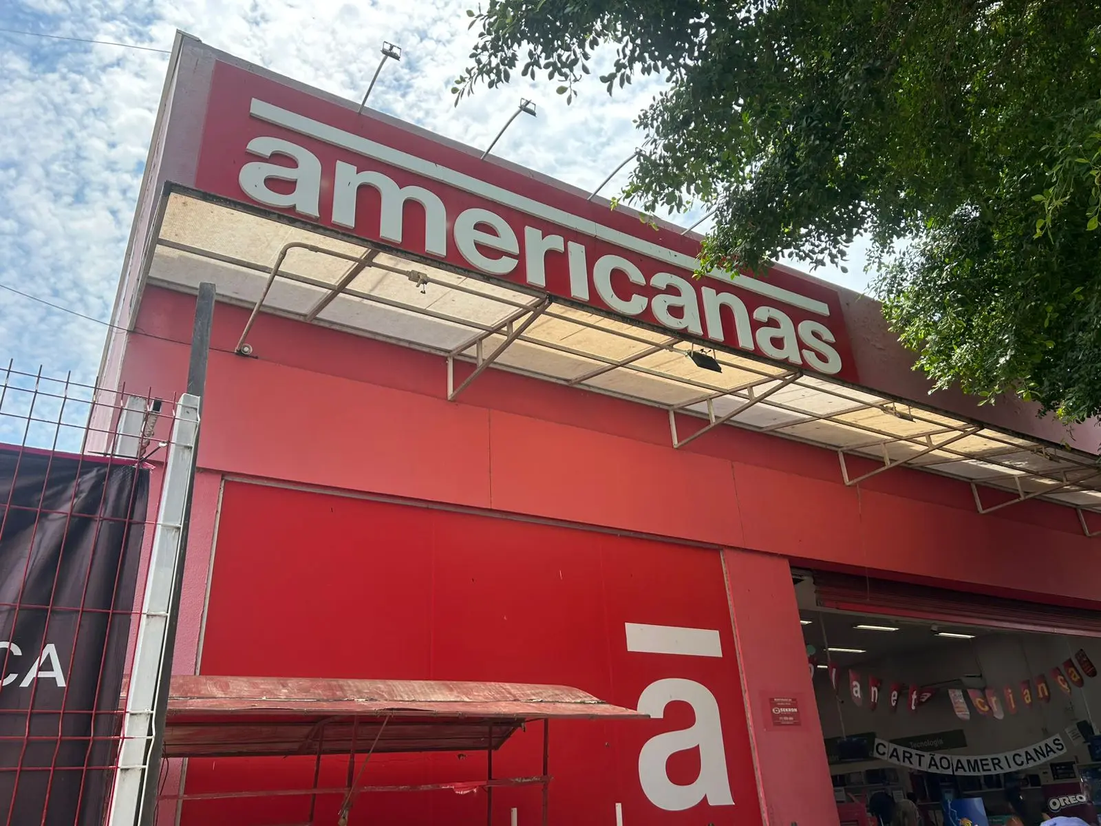Farda e Furto: Alunas de curso pré-militar são detidas por roubo de doces em loja de Rio Branco
