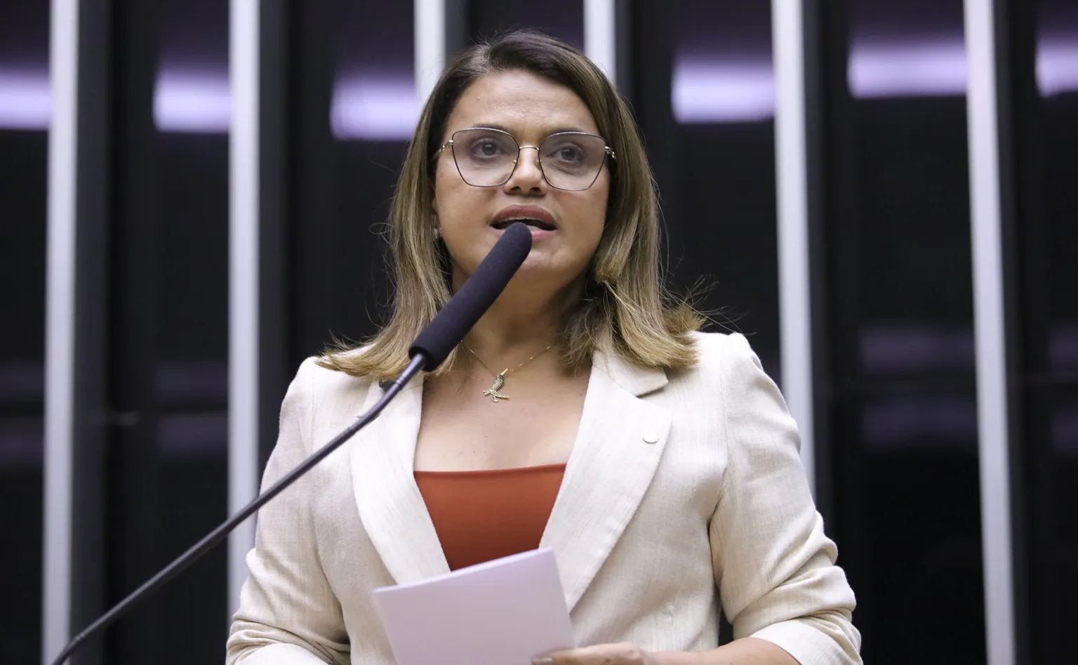 MPE pede inelegibilidade de deputada Helena Lima por suposto financiamento de compra de votos em Roraima