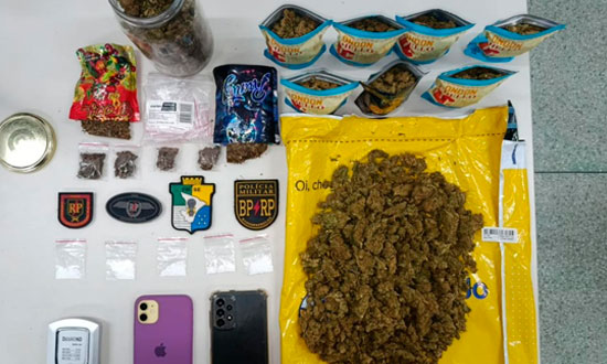 Ação da PM prende dupla com drogas avaliadas em R$14 mil na zona sul de Aracaju