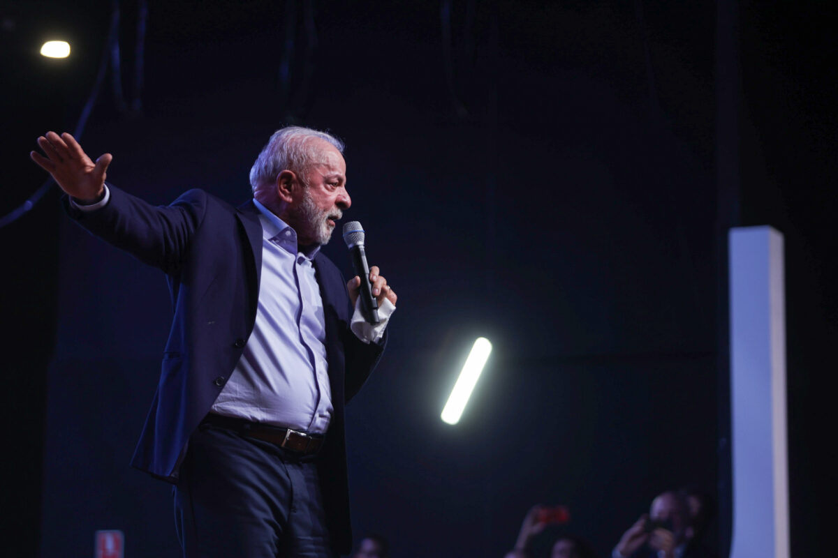 Lula triplica gastos em viagens pelo Brasil visando a reeleição em 2026