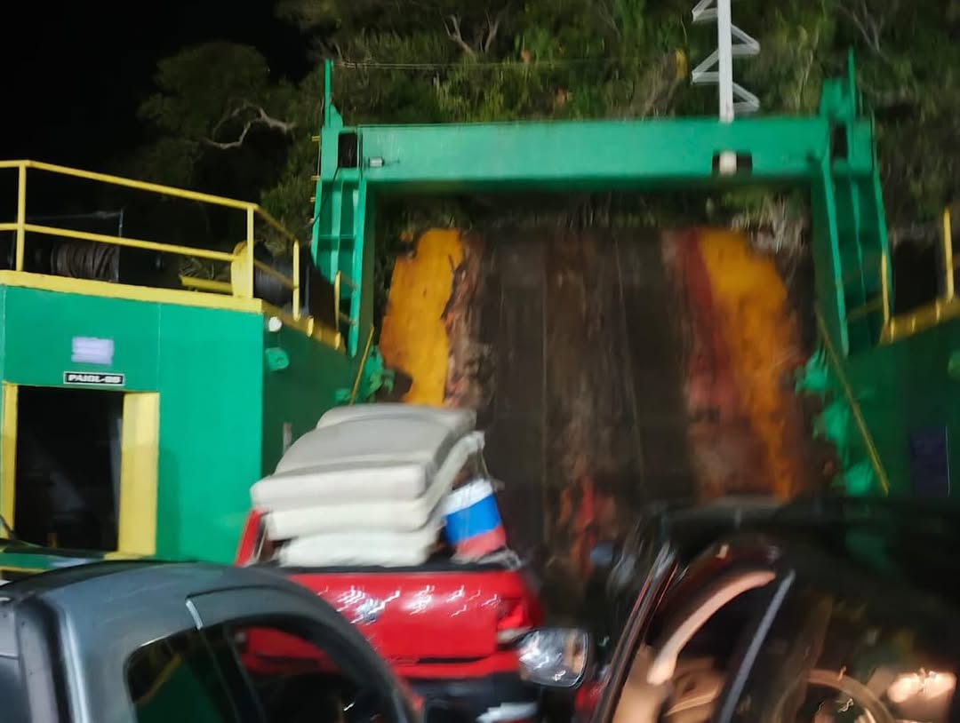 Ferry-boat Encalha e Colide com Pedras Próximo a São Luís; Sem Feridos