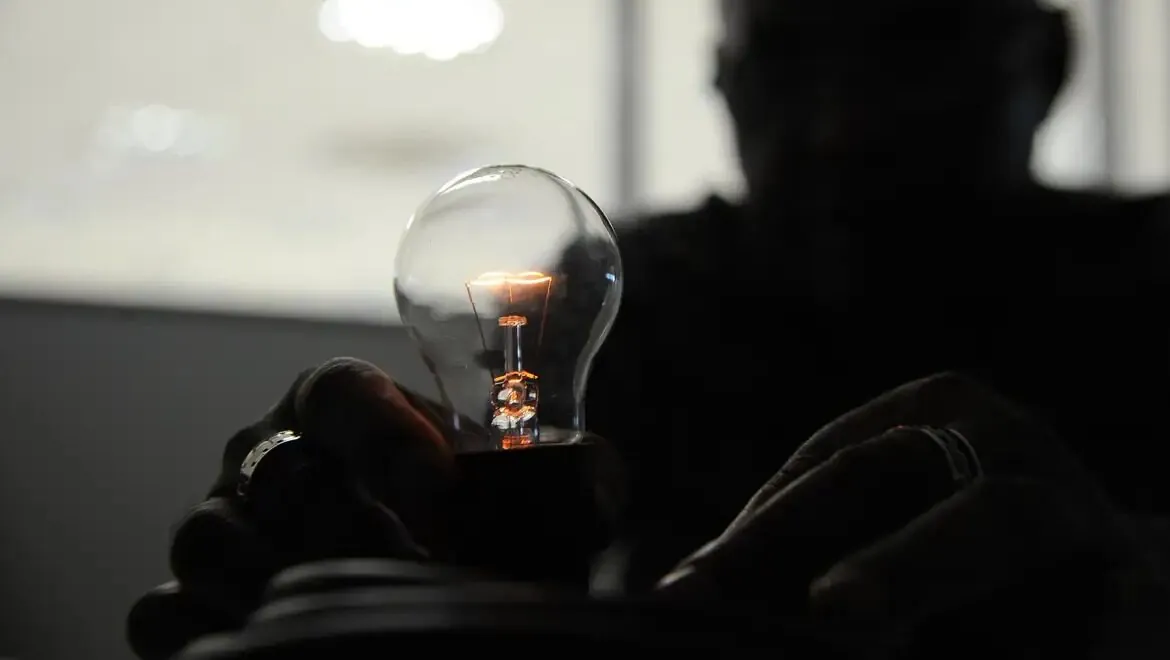 Apagão Nacional: Incêndio em Subestação no Paraná Provoca Falha no Fornecimento de Energia em Diversos Estados