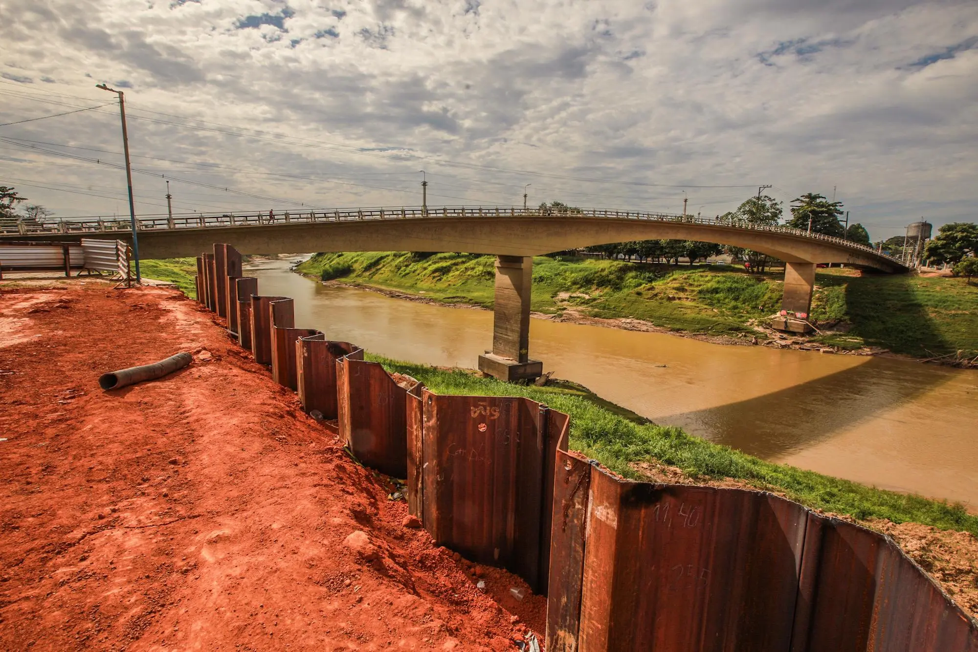 Rio Acre em Rio Branco: Nível Sobe, Mas Alerta de Inundação Ainda Distante