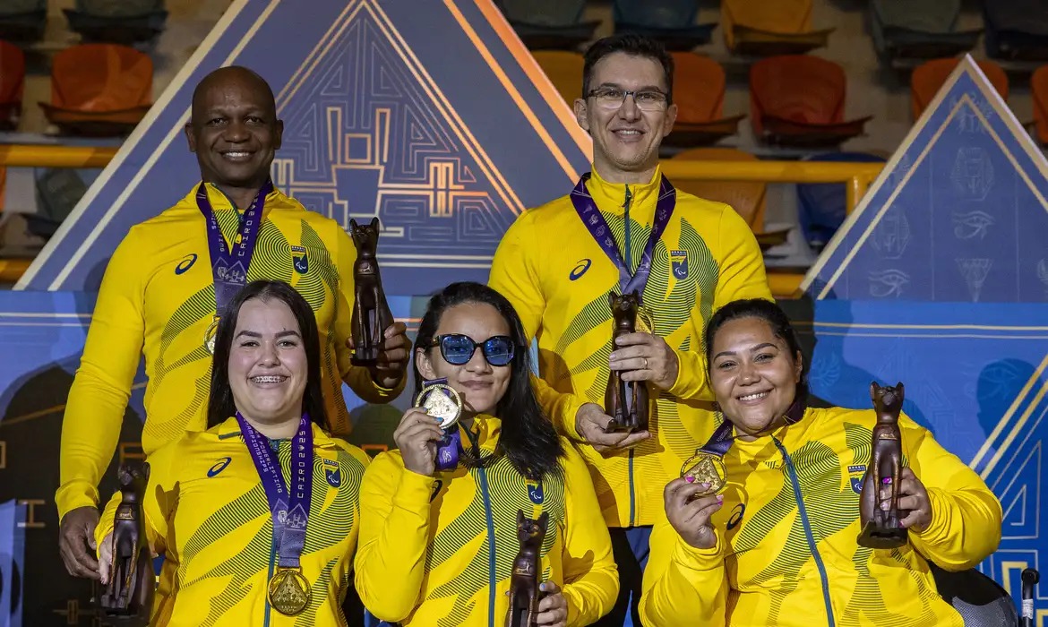 Halterofilismo em festa: Brasil conquista ouro inédito e crava campanha histórica no Mundial
