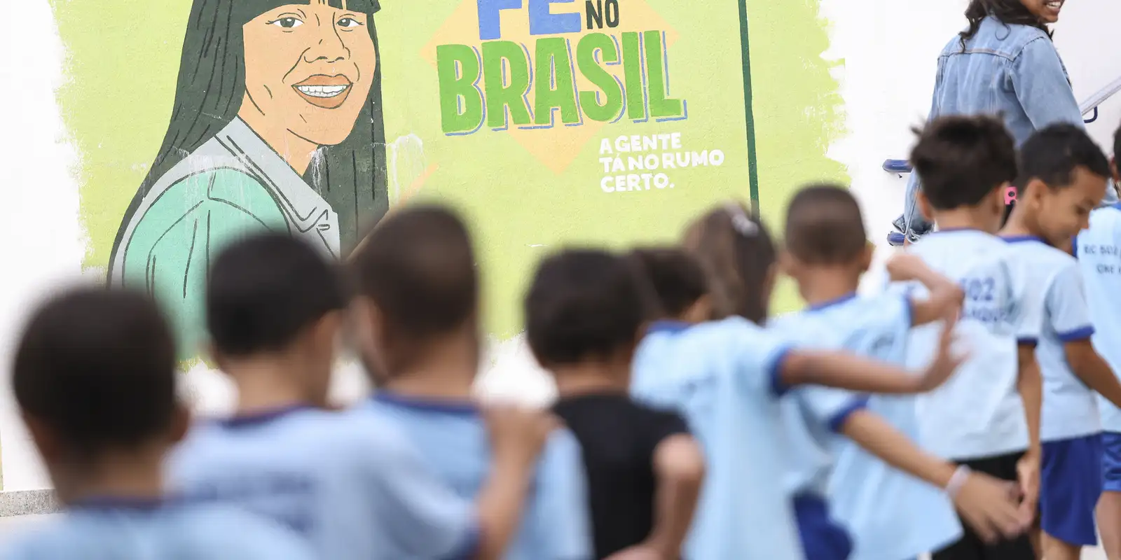 PNE 2025-2035: Relatório Propõe Investimento de 7,5% do PIB para Revolucionar a Educação Brasileira