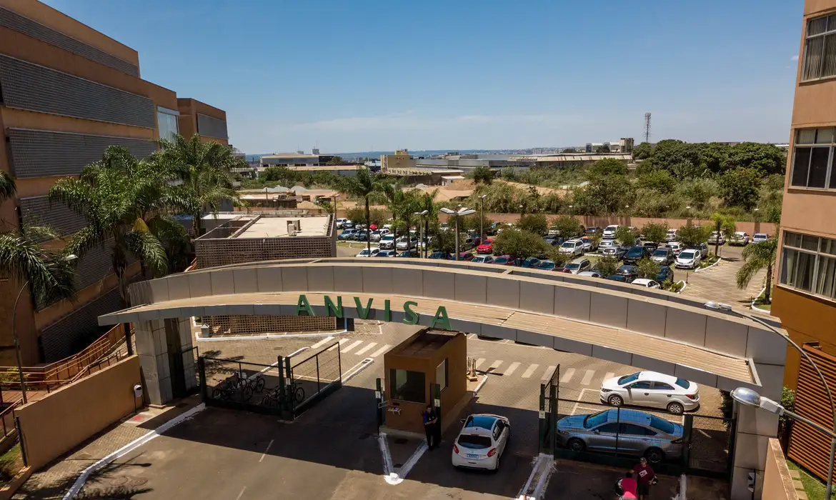 Anvisa Veta Venda de Produtos de Cannabis e Cogumelos de Três Empresas por Irregularidades