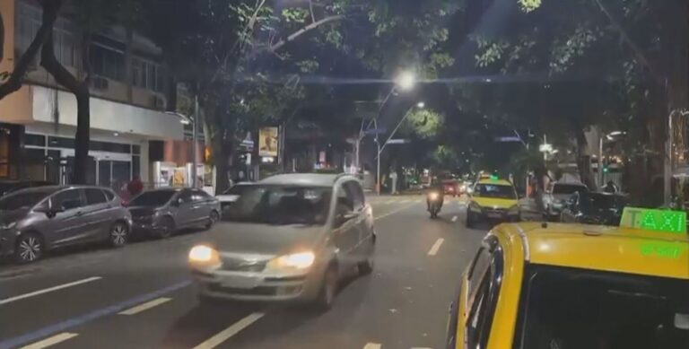 Jovem de 23 anos é baleado durante assalto no Leblon