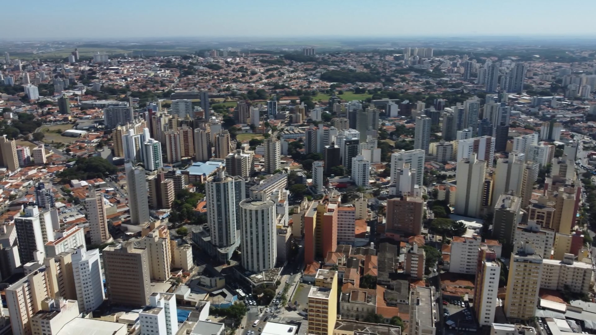 Campinas lidera criação de empregos no interior de SP em 2025