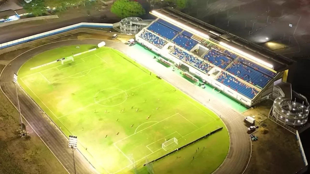Do Campo da Memória ao Estádio da Vida: A Jornada de Júnior
