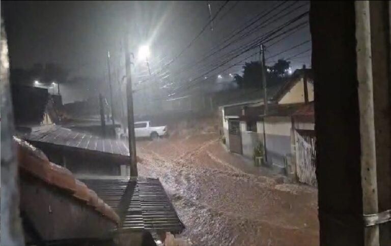 Chuva causa estragos e mobiliza a Defesa Civil em Itapeva