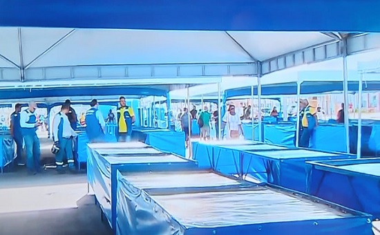 Feira Livre do Centro de Aracaju Inaugurada em Meio a Protestos por Distribuição de Bancas