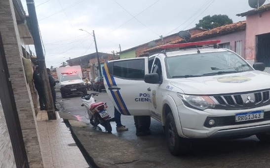 Violência em Umbaúba: Mulher assassinada dentro de casa e família baleada