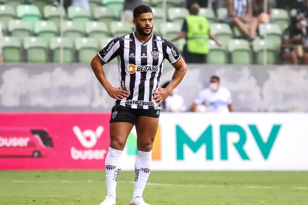 Hulk Rompe Jejum, Celebra Homenagem e Revela Conversa com Sampaoli no Atlético-MG