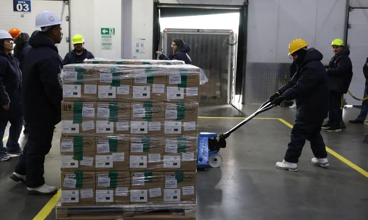 SUS Recebe Primeiro Lote de Medicamento Inovador para Câncer de Mama