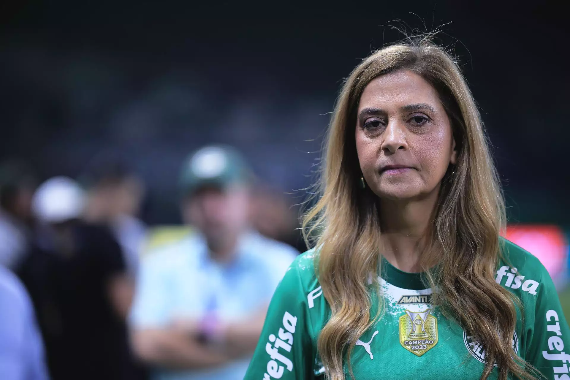 Após derrota polêmica, Leila Pereira acende debate sobre arbitragem e motiva elenco do Palmeiras