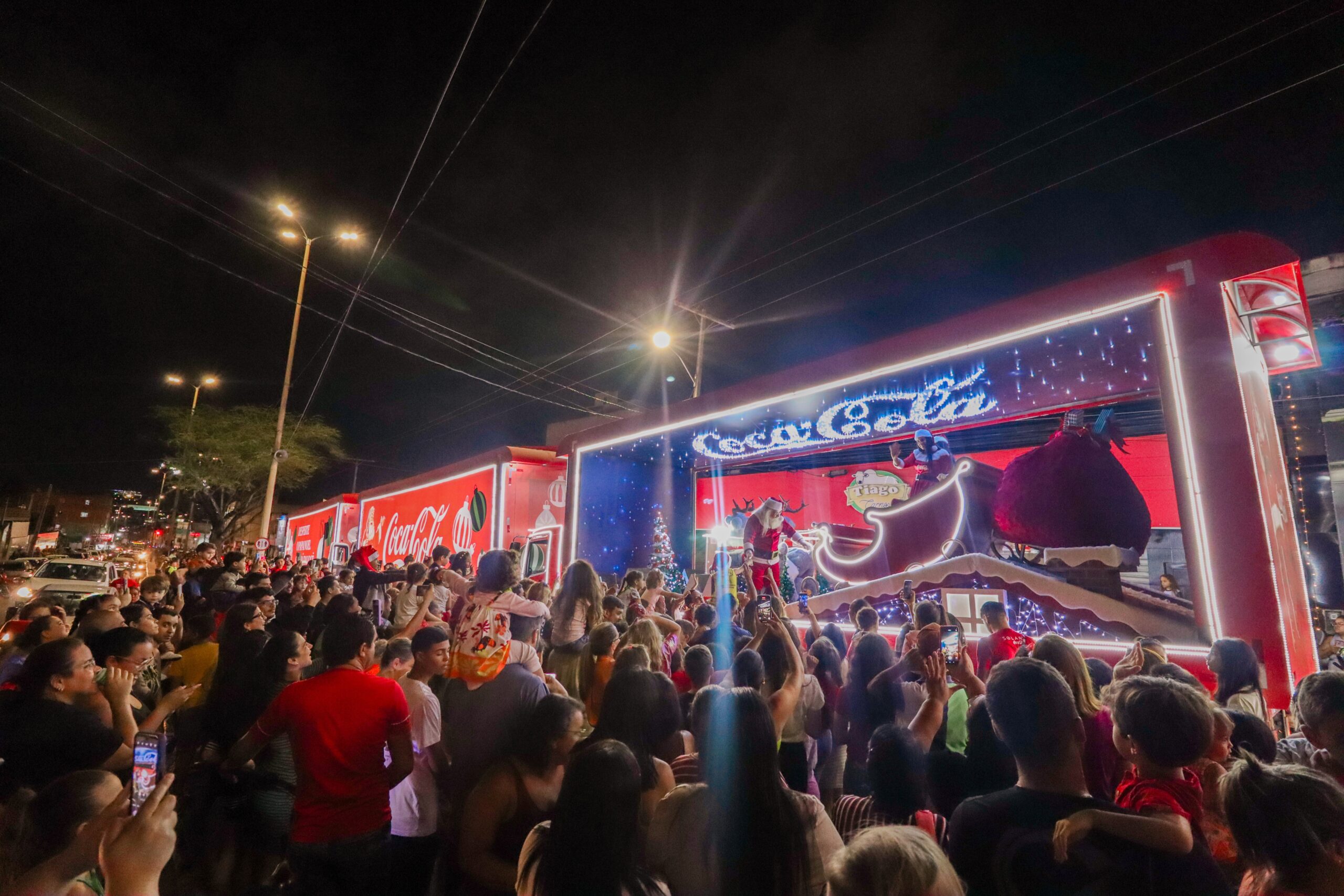 Caravana de Natal da Coca-Cola visita Caruaru neste sábado