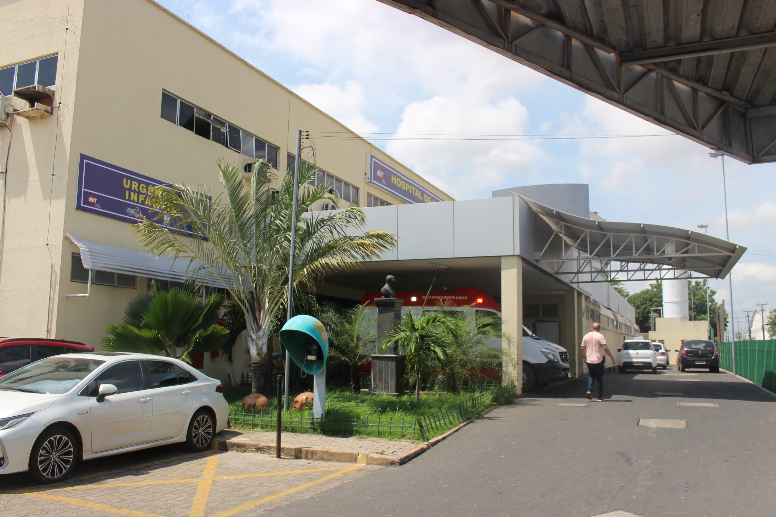 Suspeito morto e policial ferido em troca de tiros em Teresina