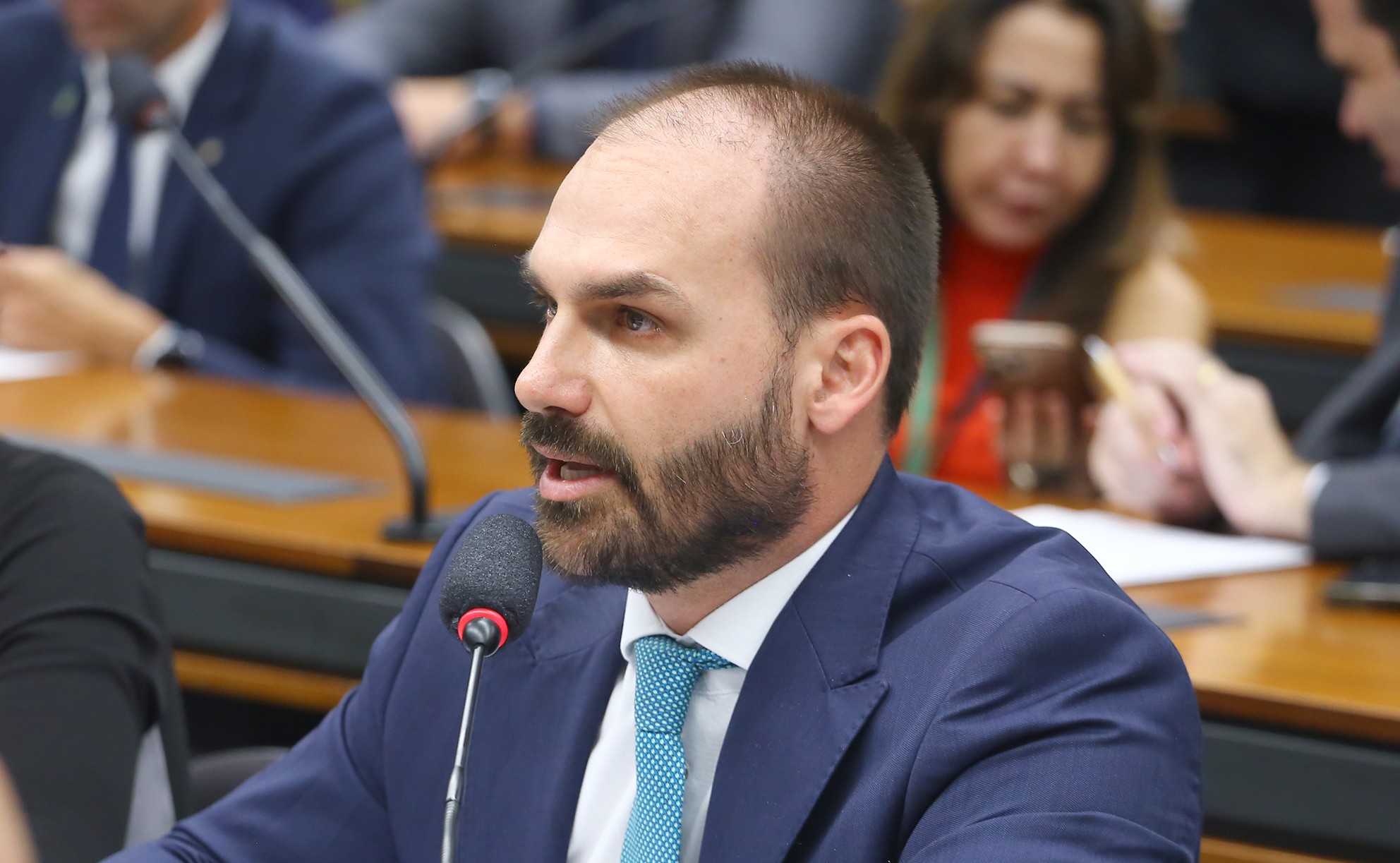 Defensoria da União solicita notificação a Eduardo Bolsonaro sobre coação