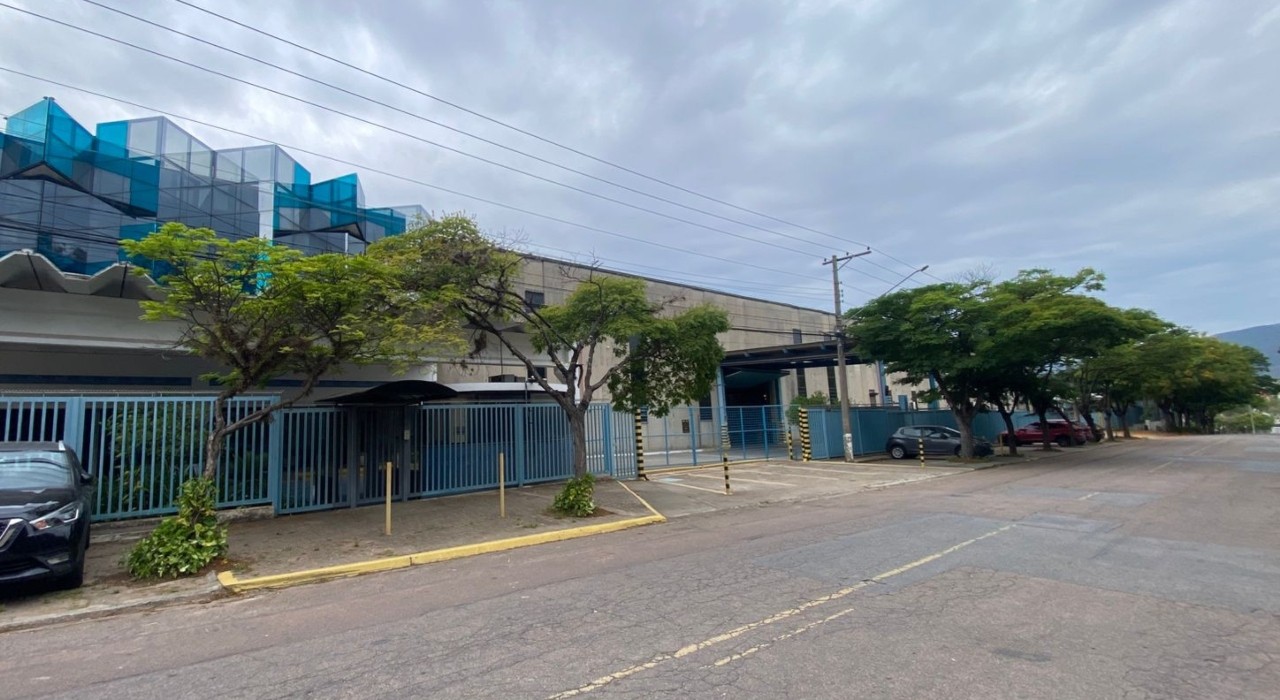 Homem morre ao cair de andaime em empresa de Jundiaí