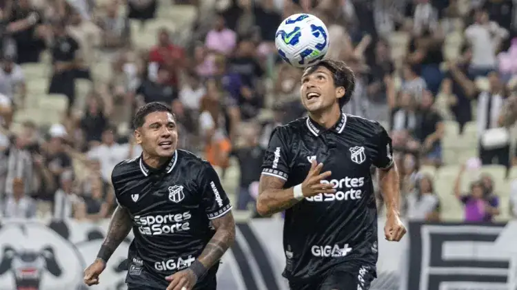 Ceará Domina o Santos e Impõe Primeira Derrota a Vojvoda no Comando