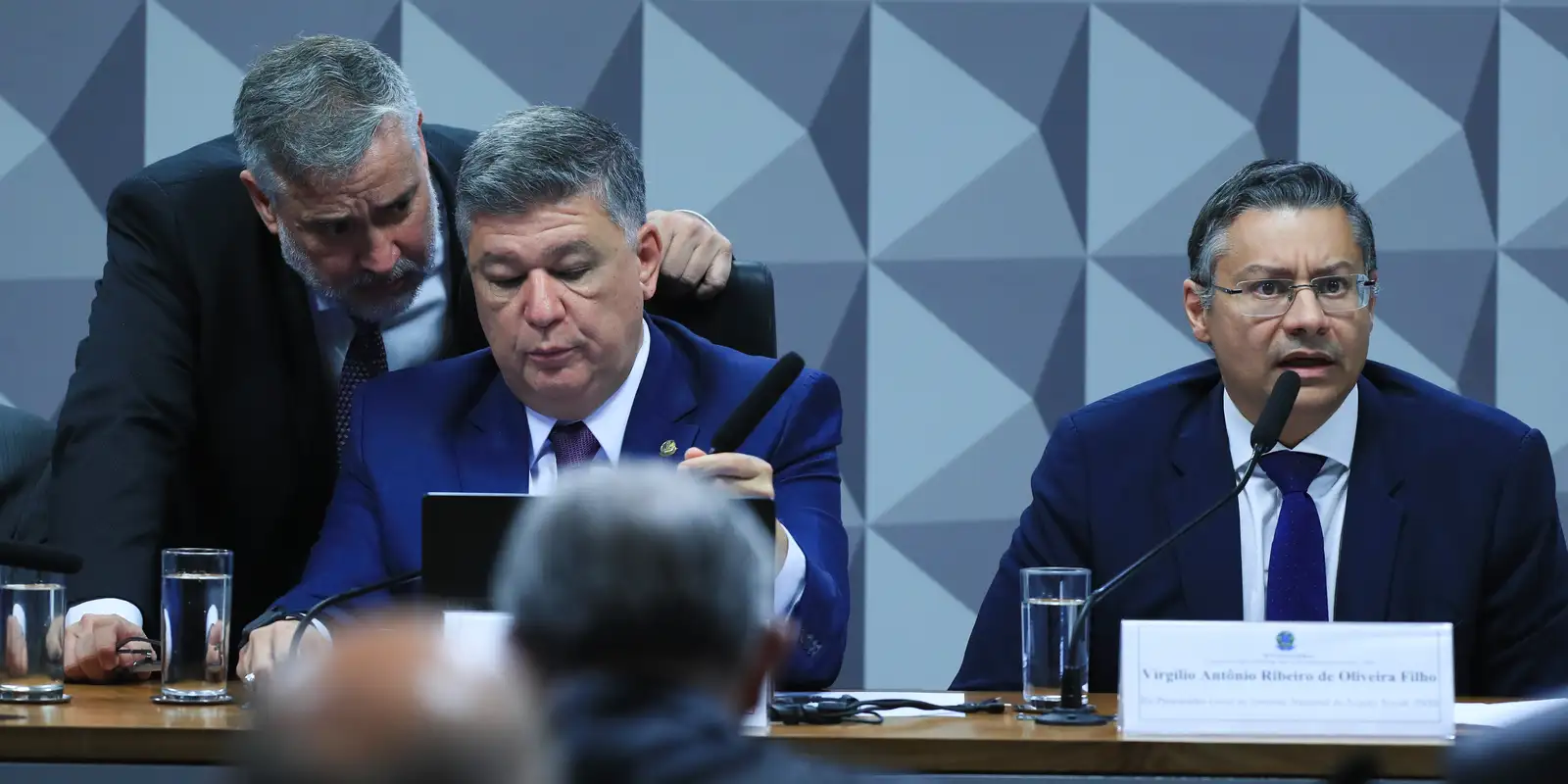Ex-Procurador do INSS Silencia na CPMI em Meio a Acusações de Desvio Bilionário
