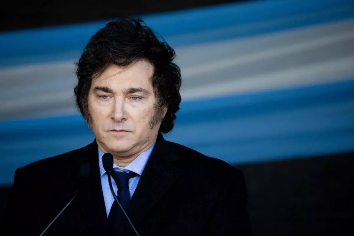 Em meio a crises, Milei busca otimismo e ignora turbulências em reta final de campanha na Argentina