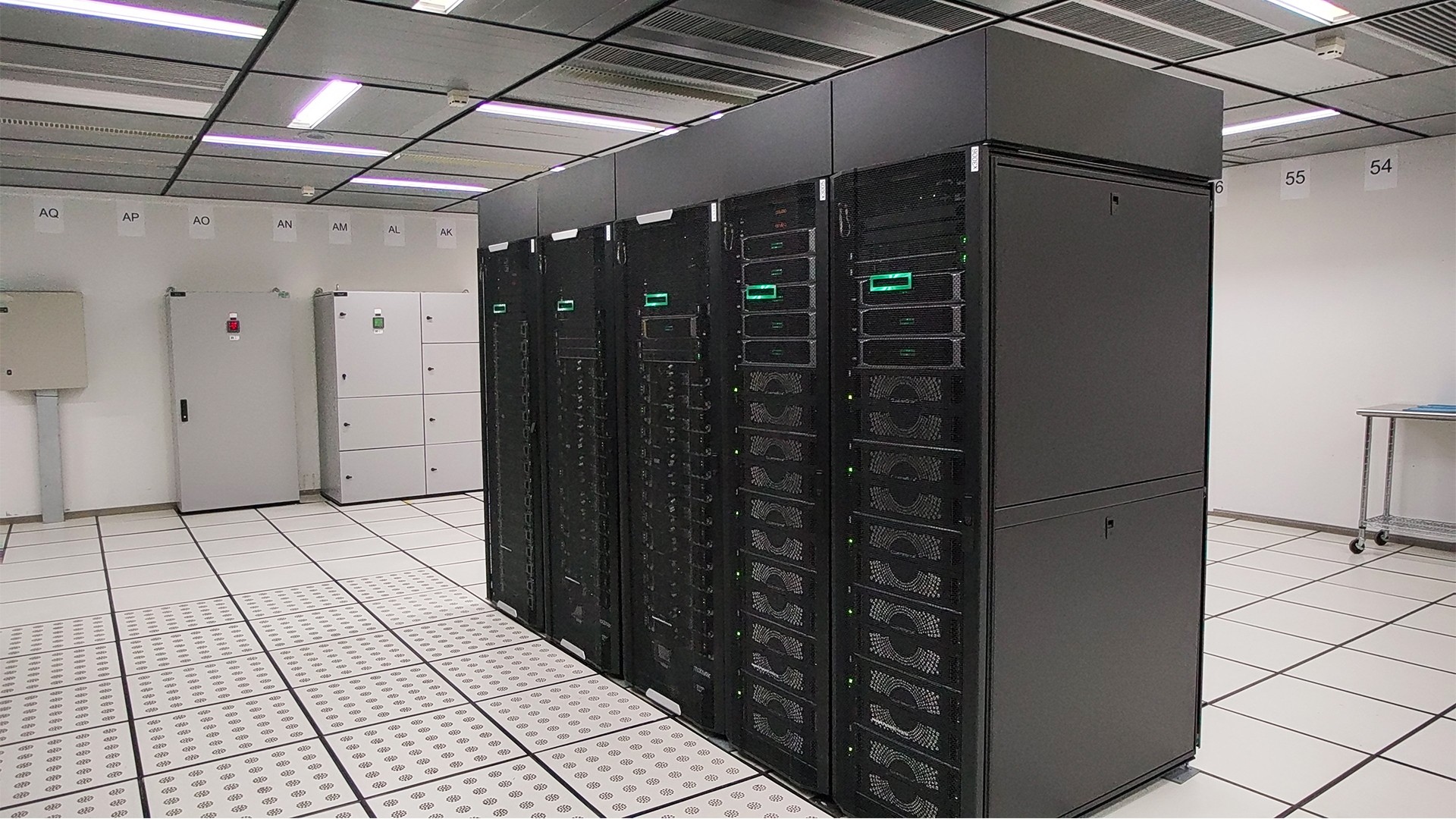 Inpe abre votação para nomear novo supercomputador