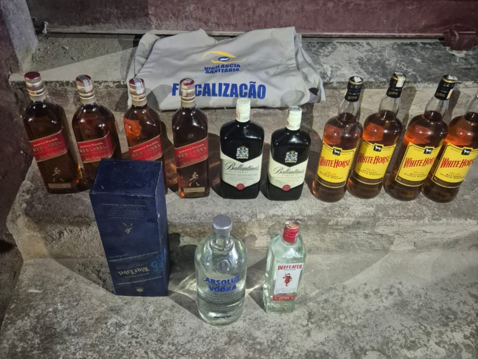 Dois são presos e bar é interditado em MG por vender bebidas adulteradas