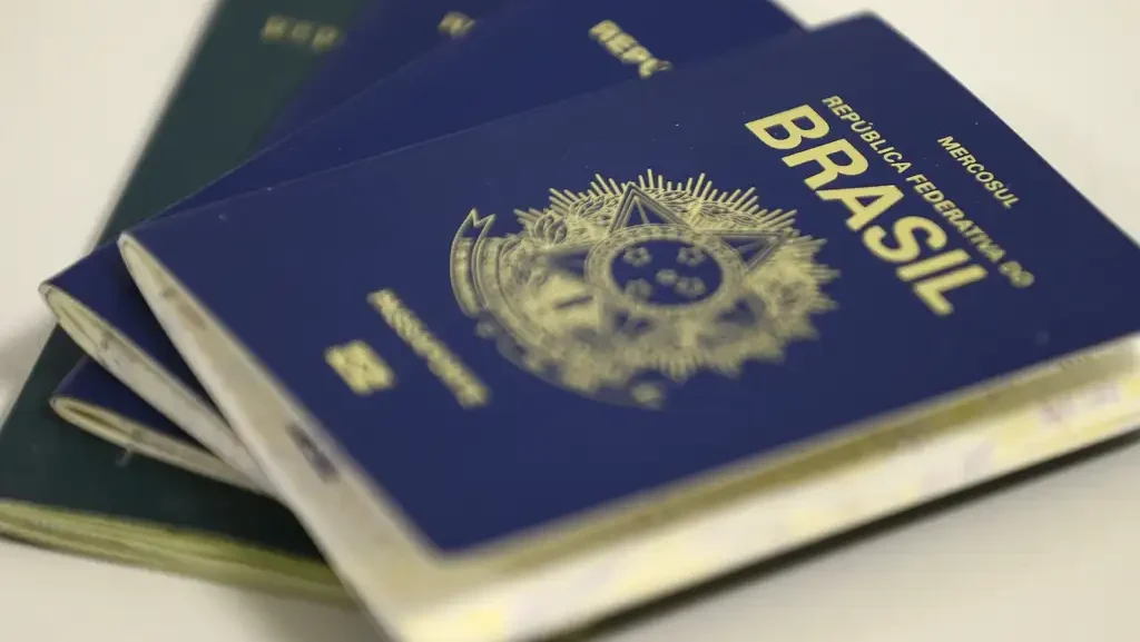 Emissão de Passaportes em Risco: Polícia Federal Alerta para Possível Paralisação por Falta de Verba