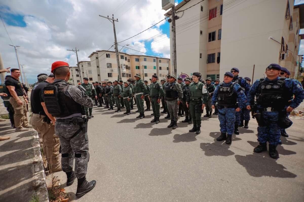 Operação da polícia combate expulsões de moradores em Fortaleza